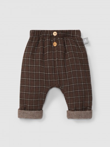 Check pull-up pants