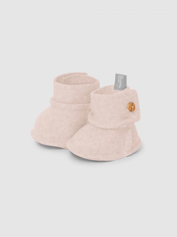 Organic cotton fleece booties with button Organic cotton fleece booties with button
