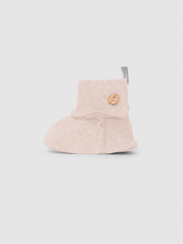 Organic cotton fleece booties with button Organic cotton fleece booties with button
