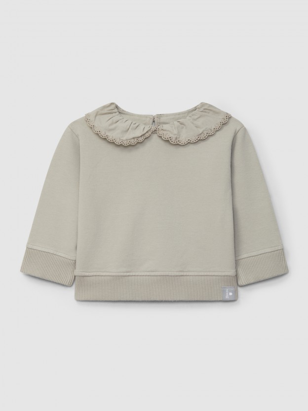 Plush sweatshirt with ruffled embroidered collar Plush sweatshirt with ruffled embroidered collar