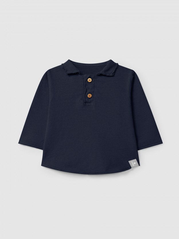 Longsleeve in organic cotton with pointy collar Longsleeve in organic cotton with pointy collar