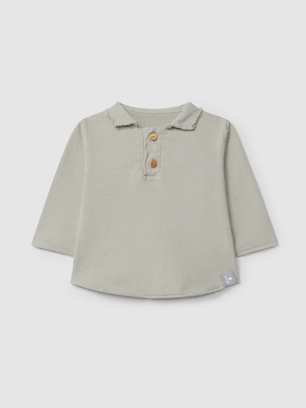 Longsleeve in organic cotton with pointy collar Longsleeve in organic cotton with pointy collar
