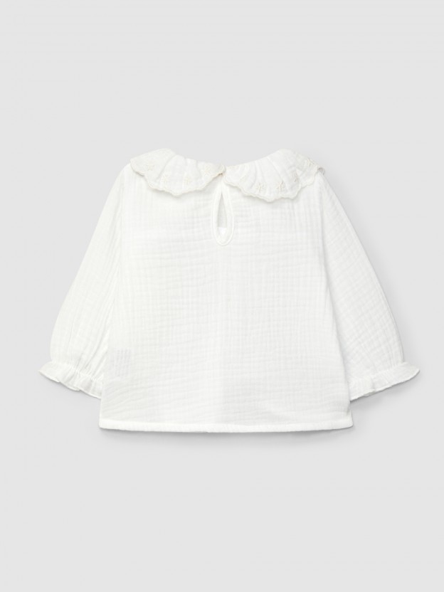 Muslin blouse with embroidered ruffled collar Muslin blouse with embroidered ruffled collar