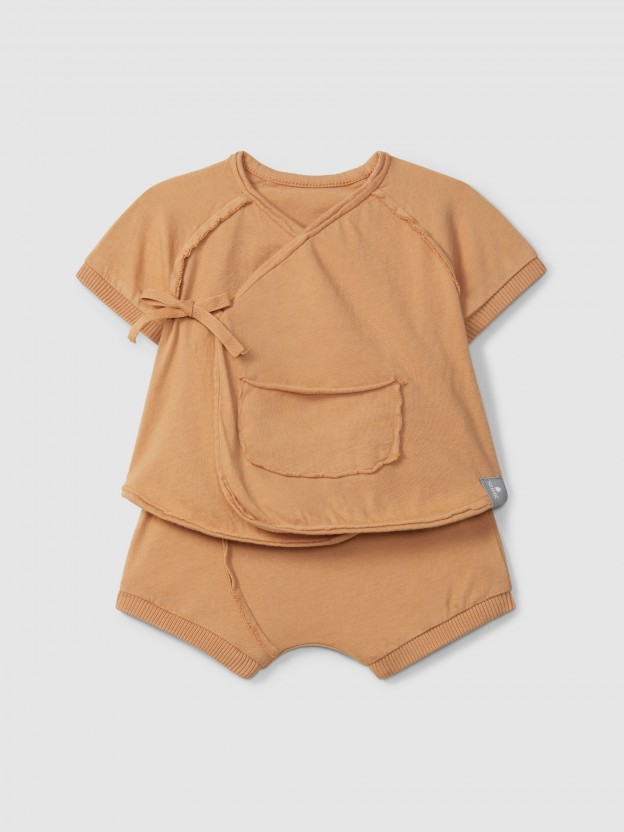 Sweater set with pocket and shorts