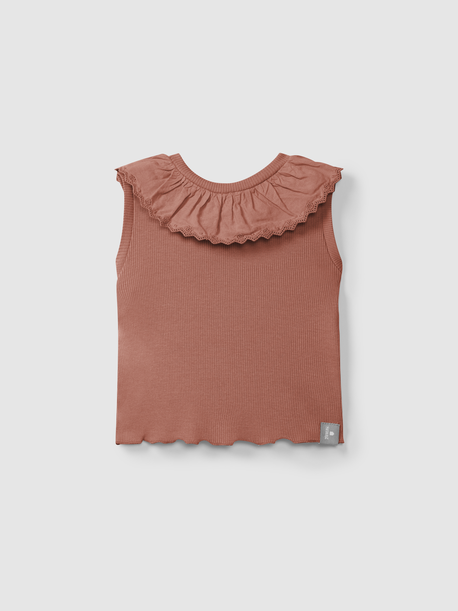 Singlet in ribbed jersey with English embroidery collar
