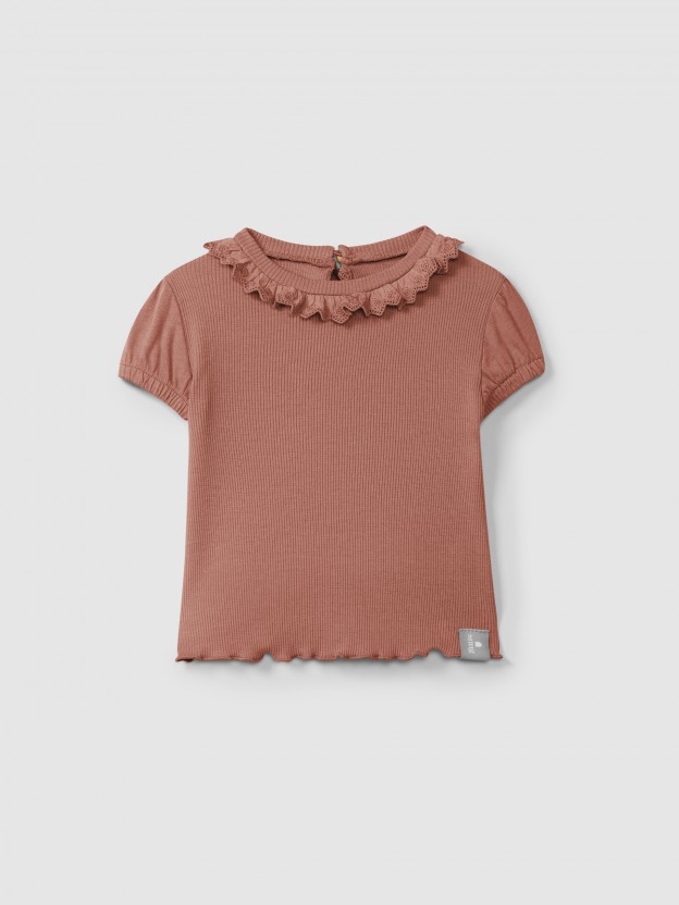 T-shirt in ribbed jersey and English embroidery collar T-shirt in ribbed jersey and English embroidery collar