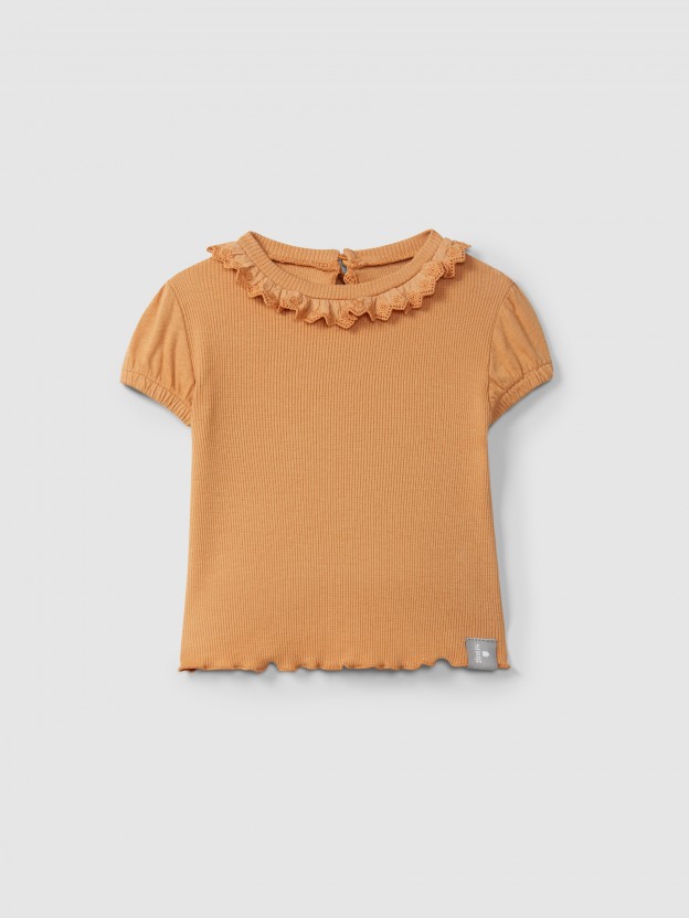 T-shirt in ribbed jersey and English embroidery collar