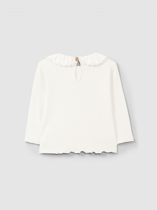 Longsleeve em malha canelada com gola de bordado ingl�s