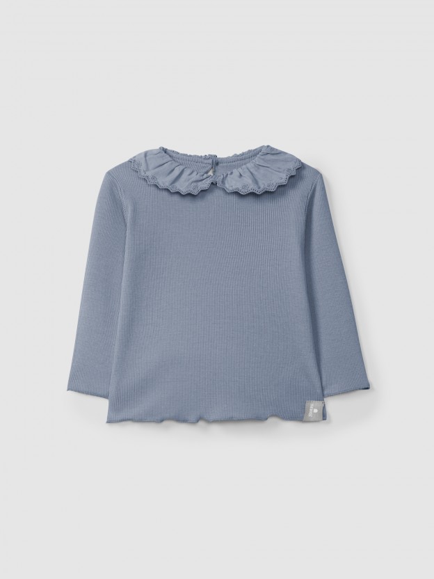Longsleeve in ribbed jersey with English embroidery collar