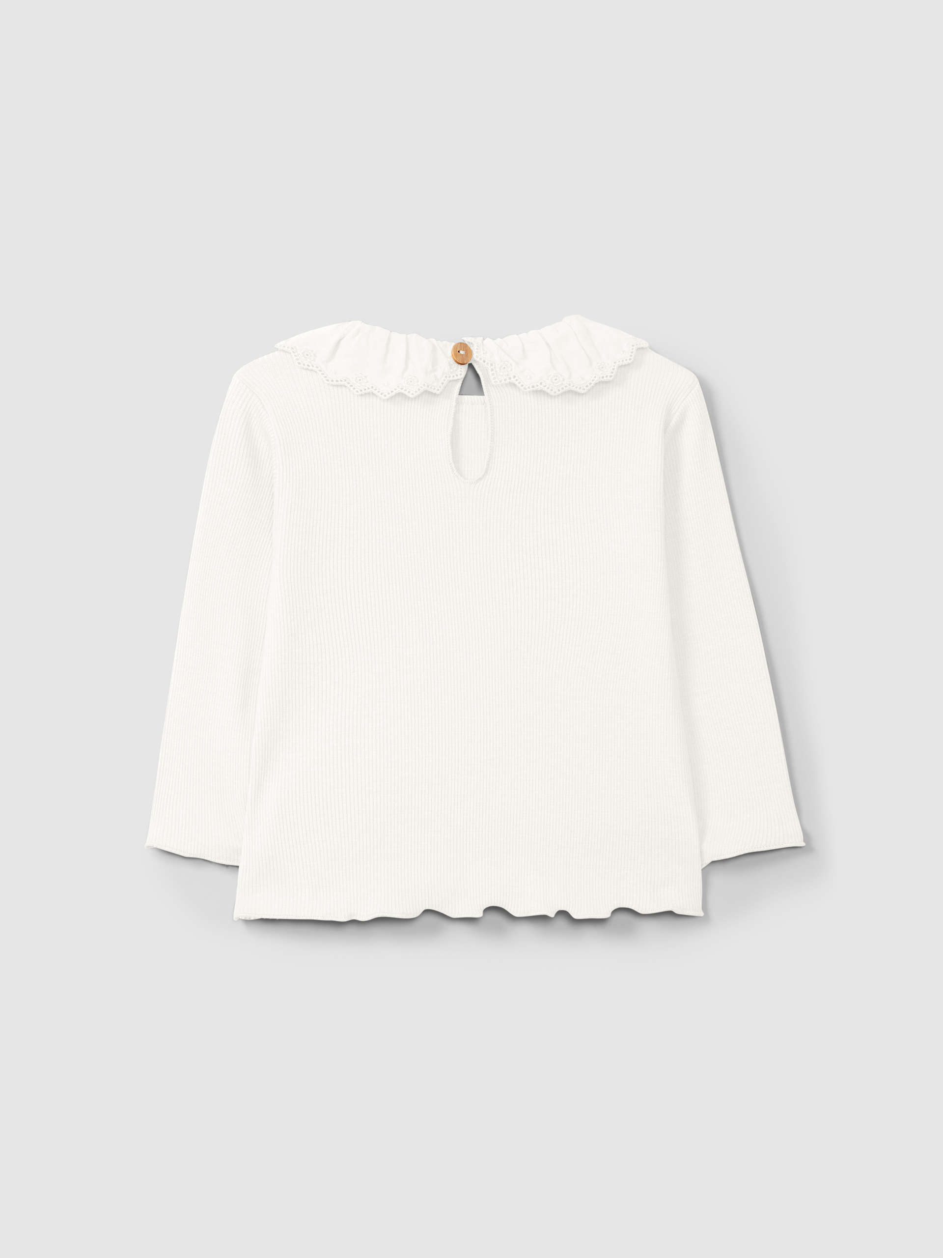 Longsleeve em malha canelada com gola de bordado inglês