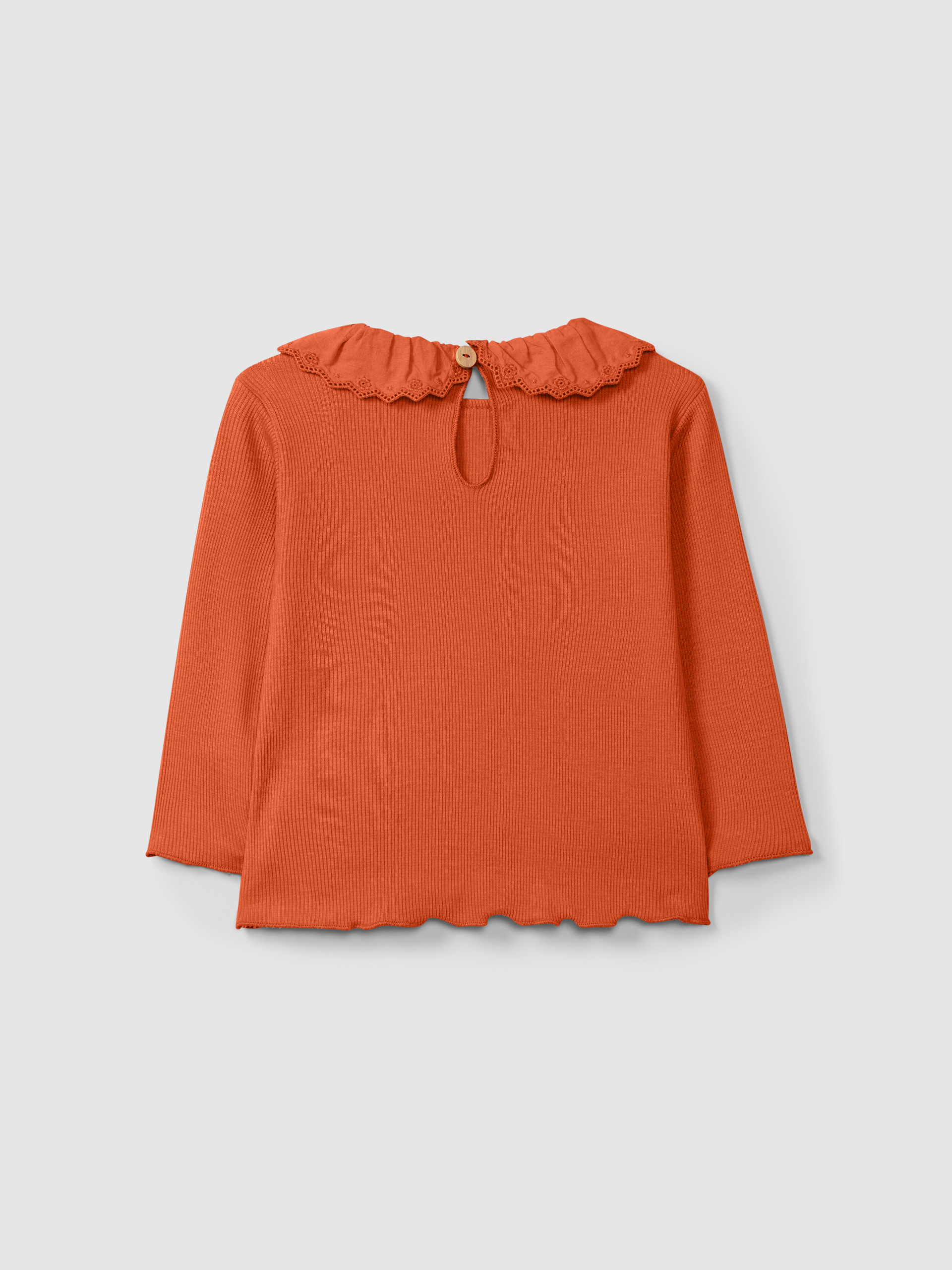 Longsleeve in ribbed jersey with English embroidery collar