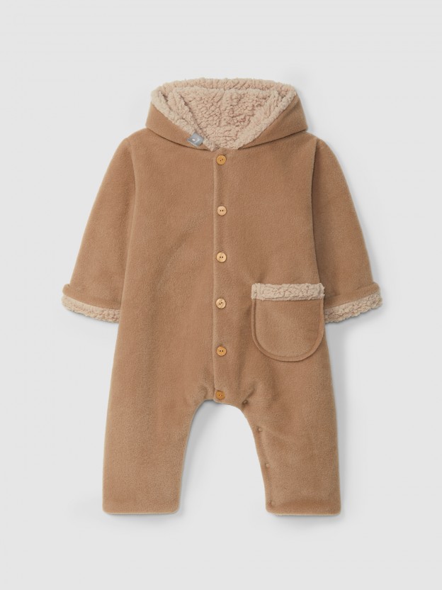 Fleece hooded pramsuit with pocket Fleece hooded pramsuit with pocket