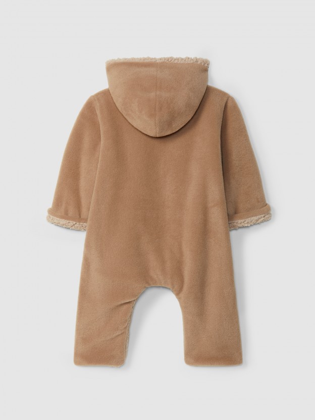 Fleece hooded pramsuit with pocket Fleece hooded pramsuit with pocket