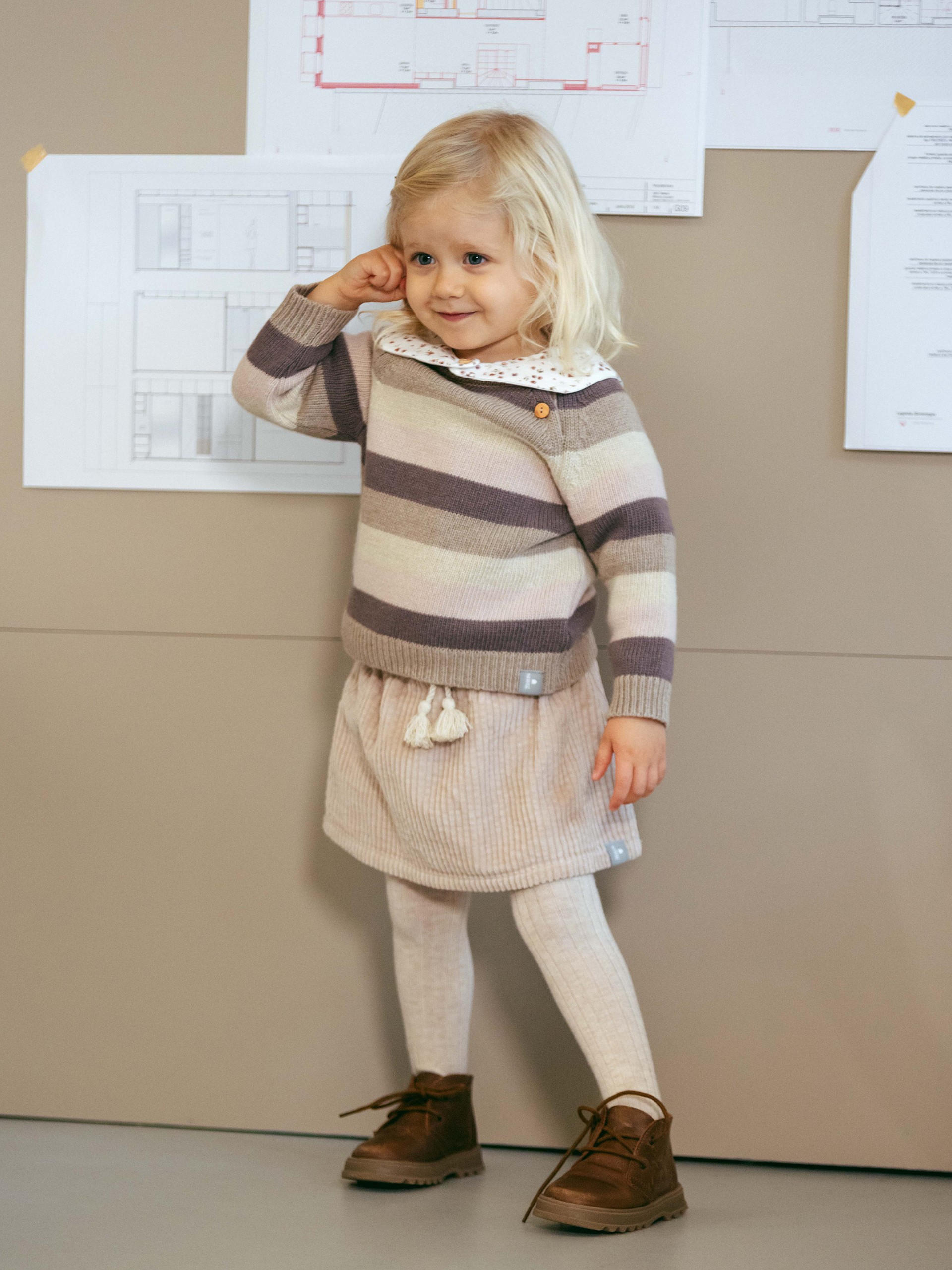 Skirt in ribbed velvet drawstring detail with pom-pom