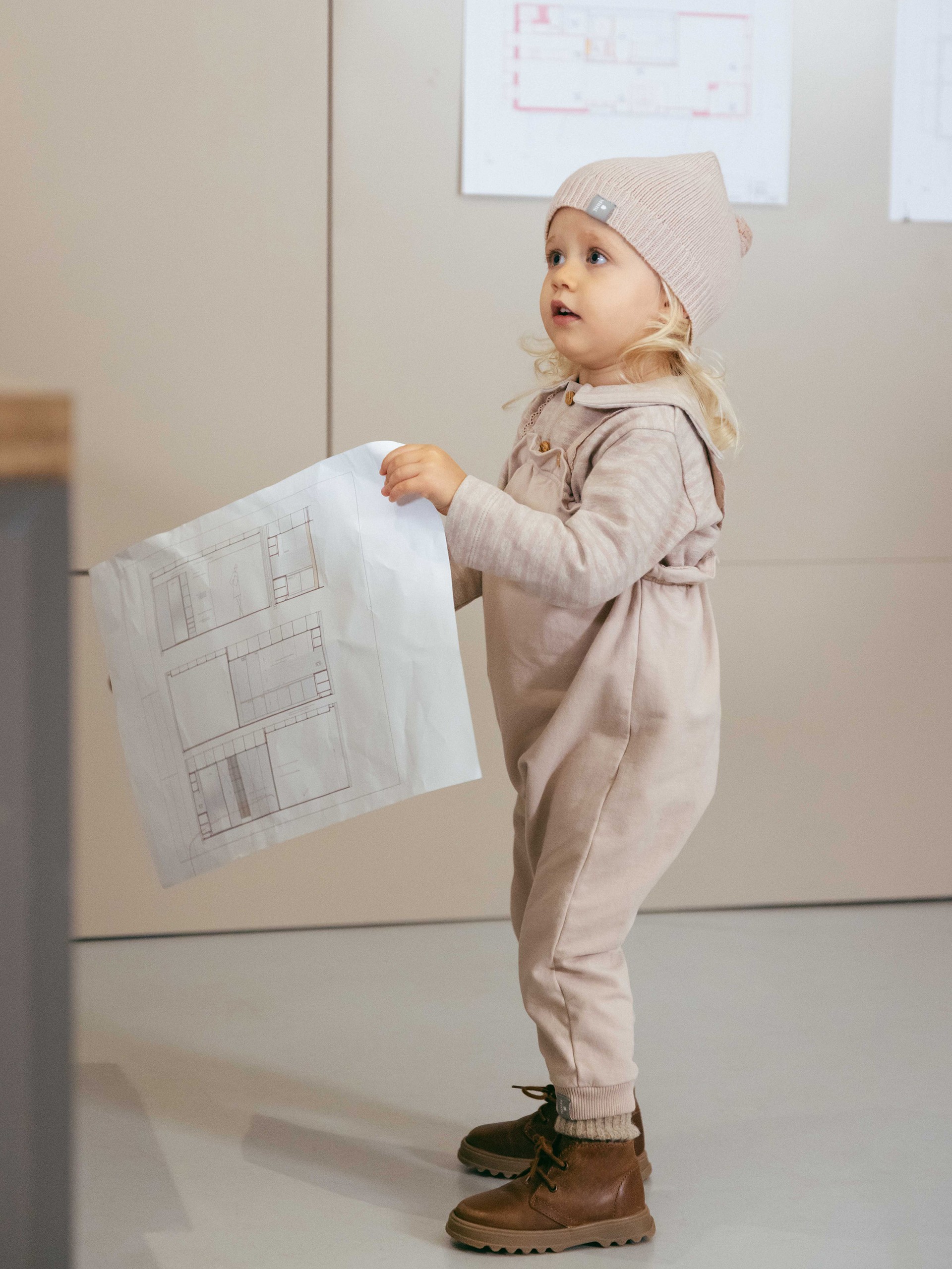 Plush dungarees with ruffled detail with embroidery