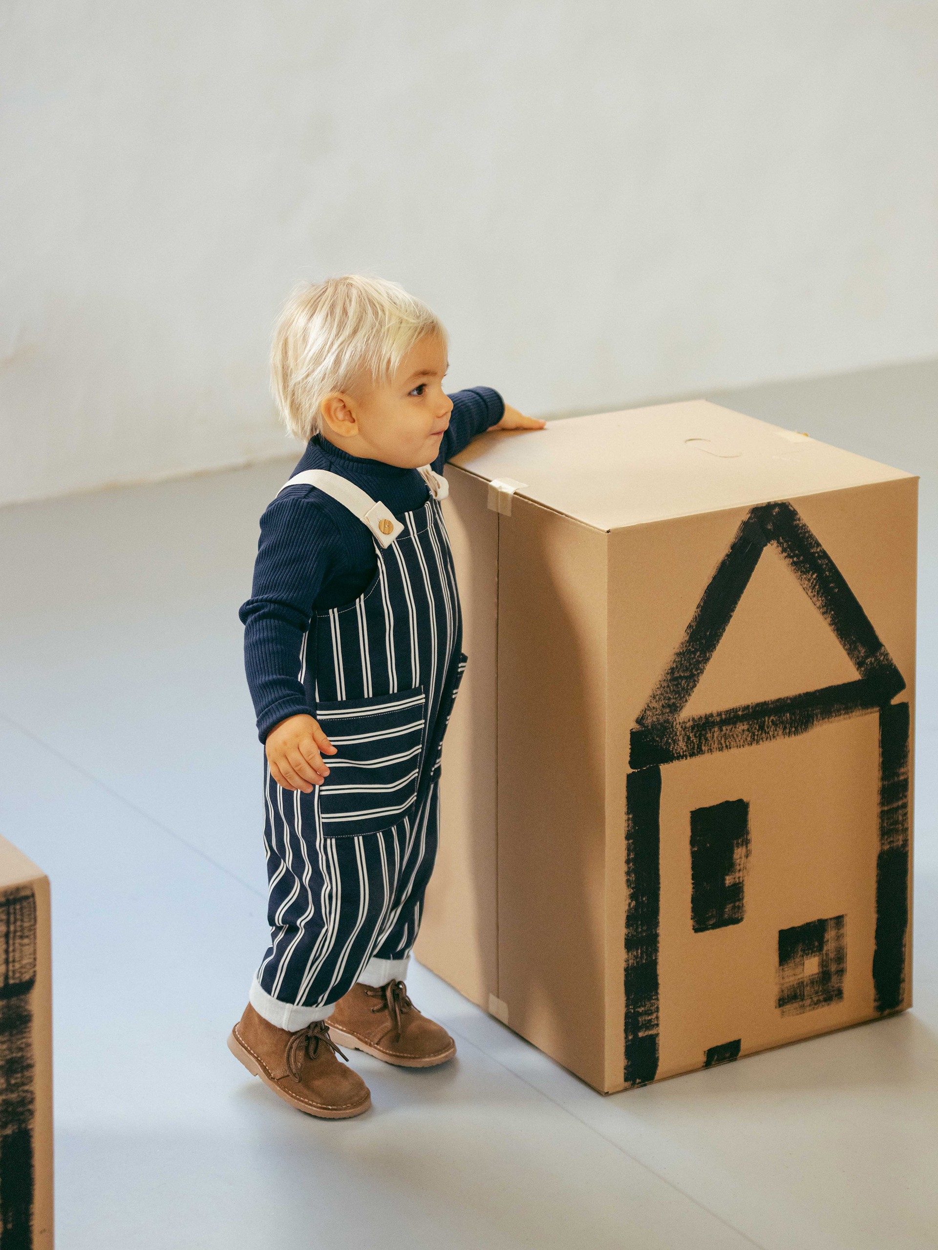 Printed dungarees with pockets