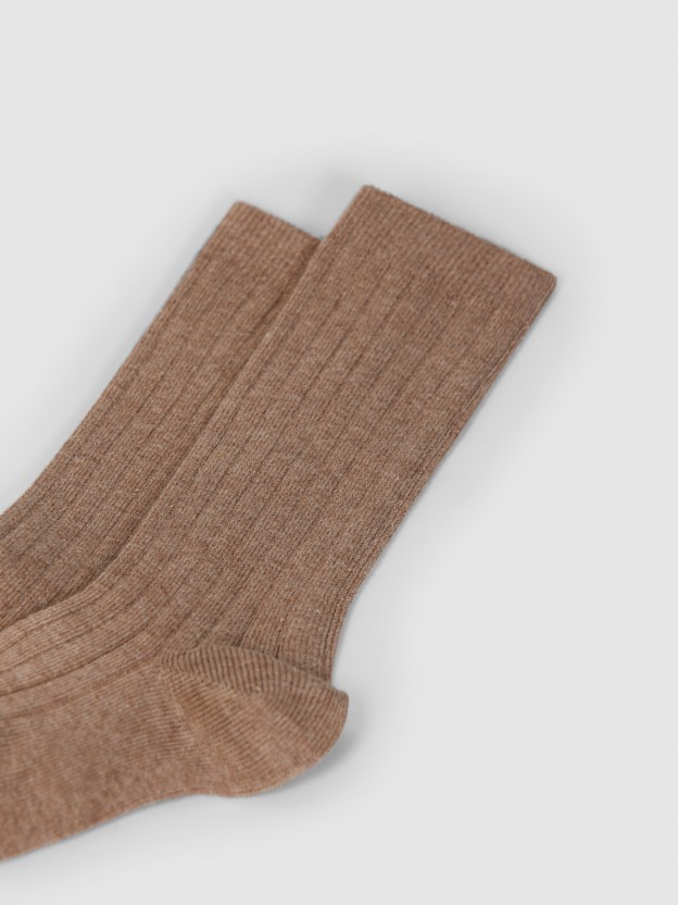 Calcetines altos bsicos canal Cndor