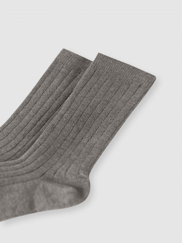 Calcetines altos bsicos canal Cndor