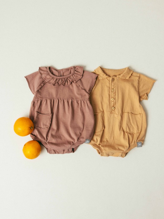 Shortie in plain jersey with pointy collar