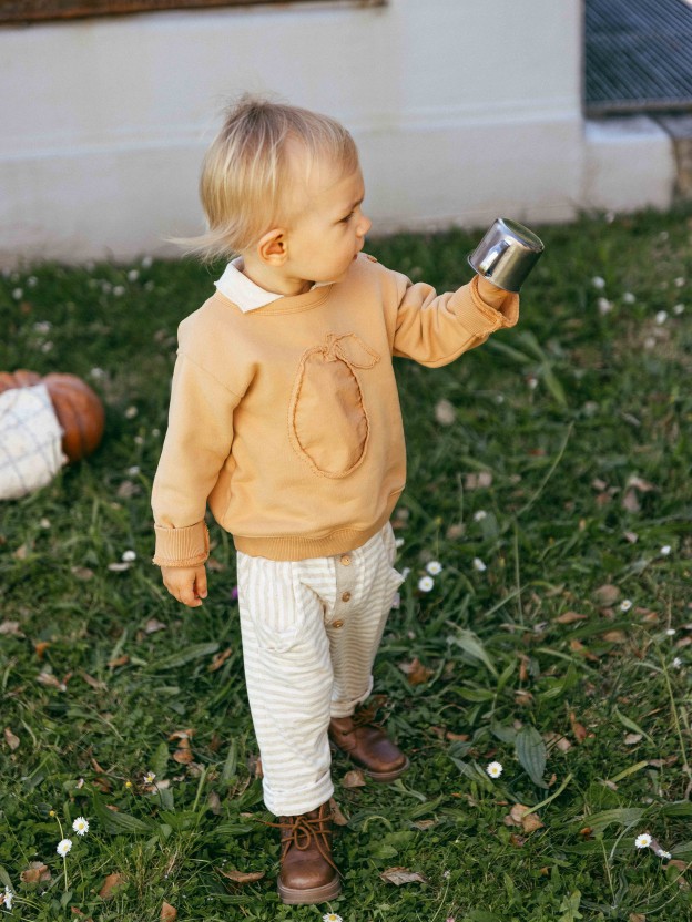 Pull-up striped pants