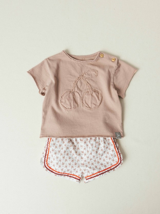 Floral pull-up shorts with rickrack detail Floral pull-up shorts with rickrack detail