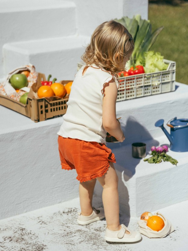 Plain jersey pull-up shorts with embroidered details