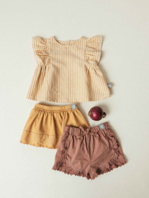 Plain jersey pull-up shorts with embroidered details