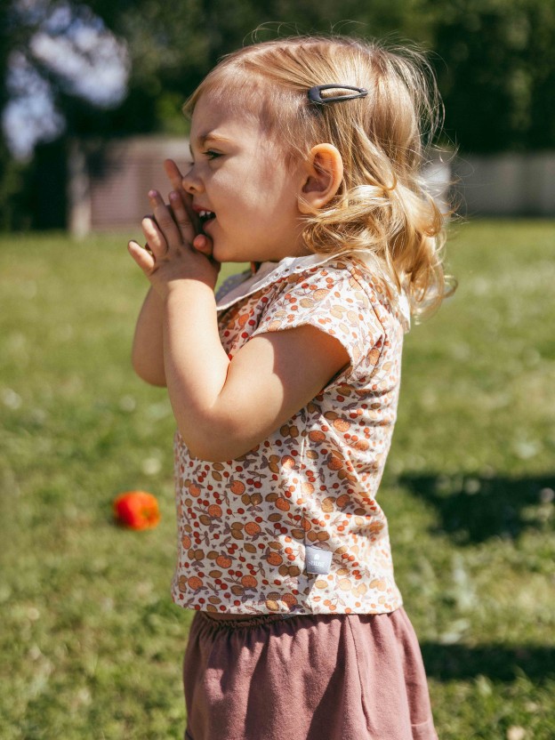 T-shirt in printed jersey with embroidered detail