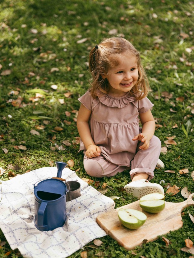 Plain jersey T-shirt with ruffled collar