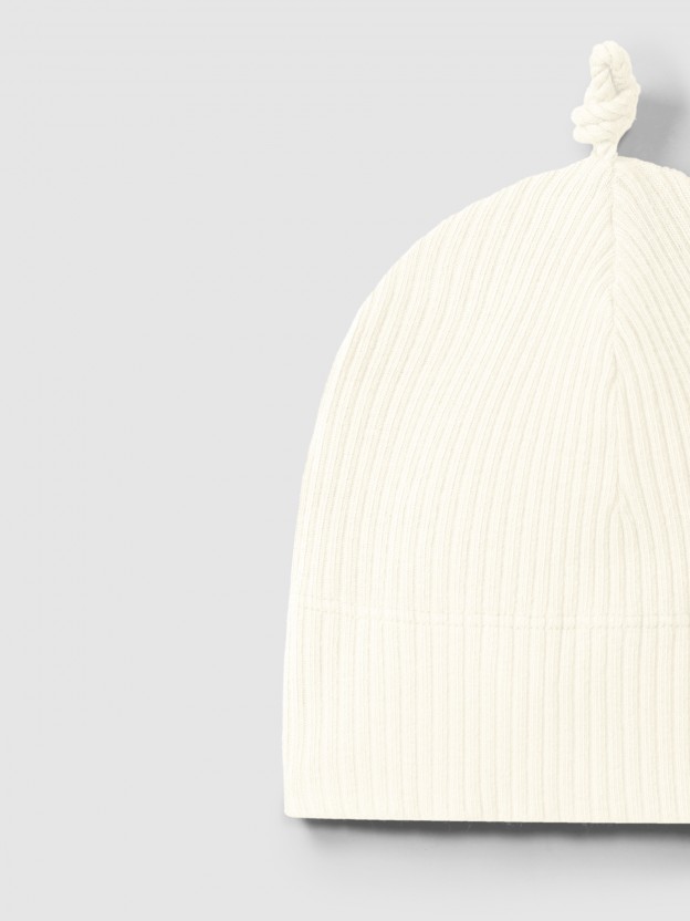 Ribbed jersey beanie with knot Ribbed jersey beanie with knot