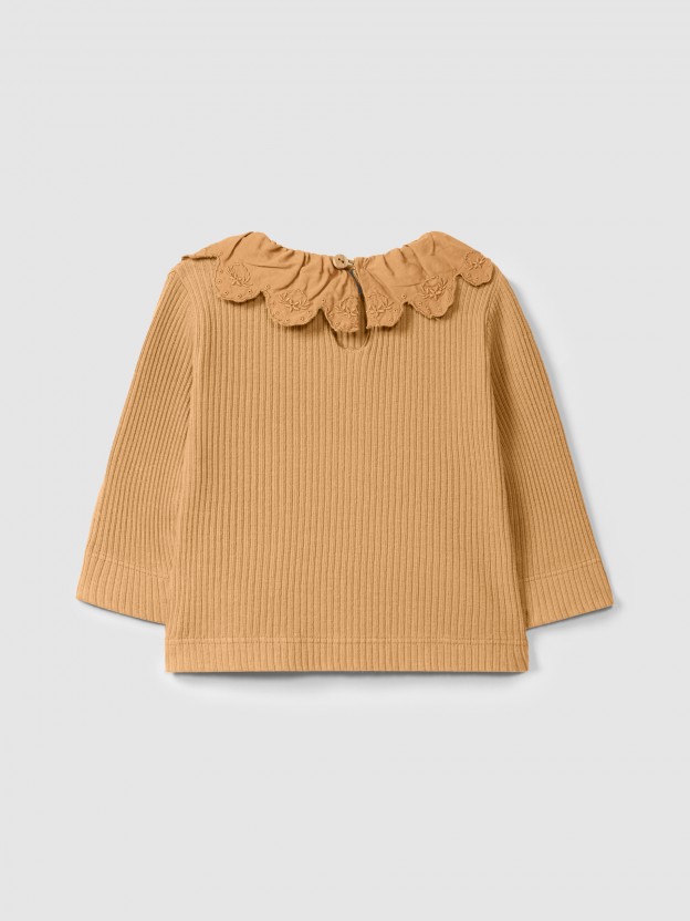 Longsleeve in ribbed jersey with English embroidery collar Longsleeve in ribbed jersey with English embroidery collar