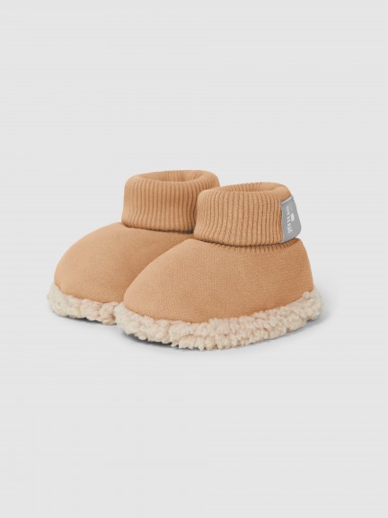 Plush booties with fur detail