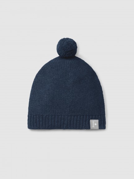 Knitted beanie with pom-pom