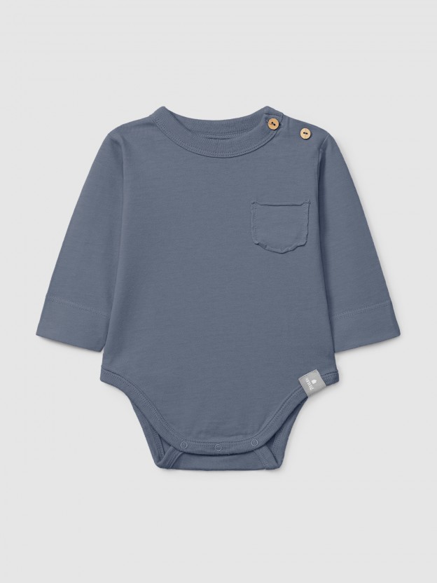 Organic cotton collarless bodysuit with pocket Organic cotton collarless bodysuit with pocket