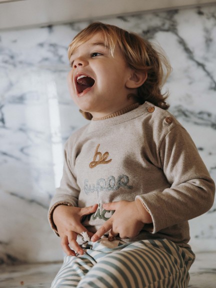 Cotton longsleeve with "be super nice" embroidery