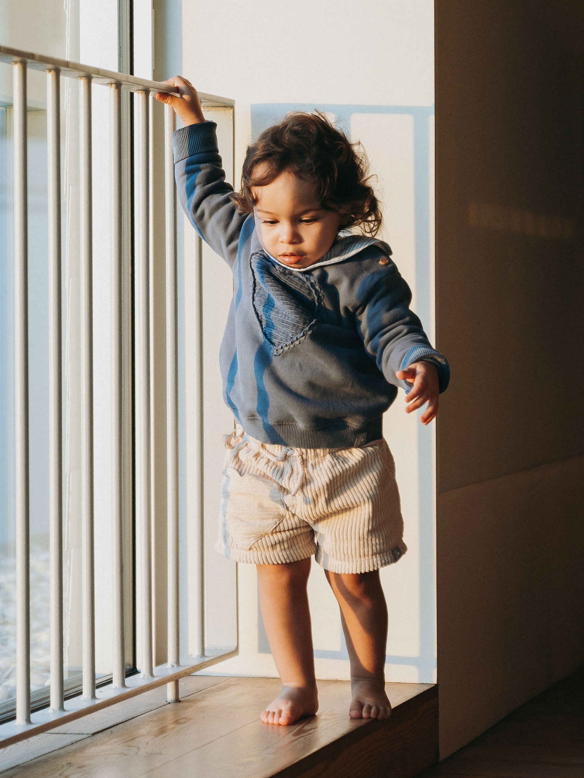 Plush sweatshirt with heart appliqué