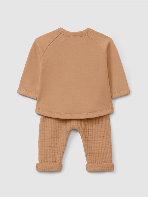 Conjunto de duas peças em felpa e gaze dupla Conjunto de duas peças em felpa e gaze dupla