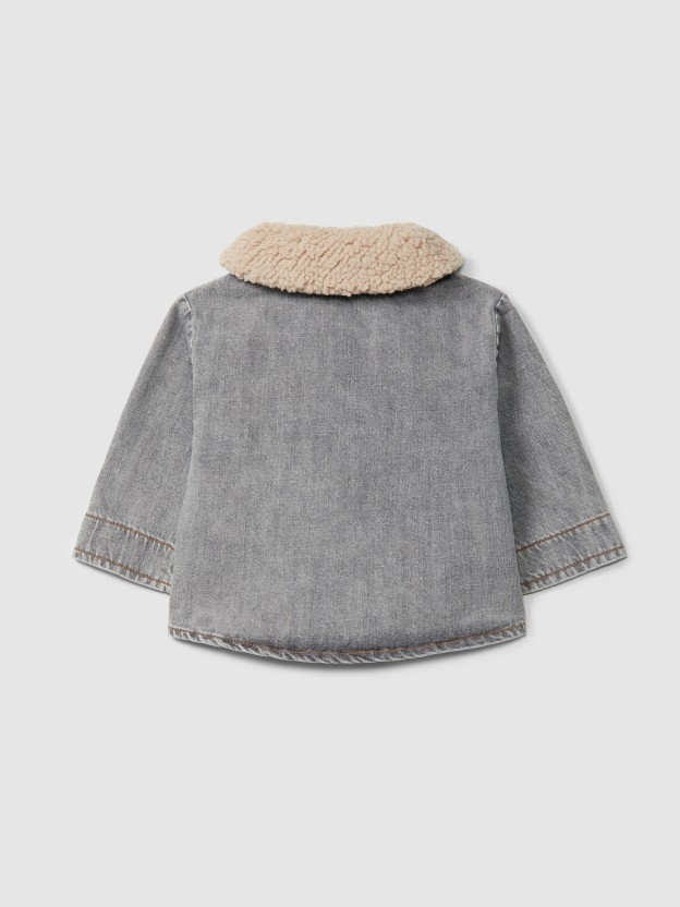 Jacket in denim with removable fur collar Jacket in denim with removable fur collar
