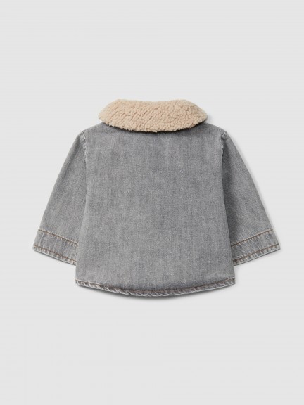 Jacket in denim with removable fur collar Jacket in denim with removable fur collar