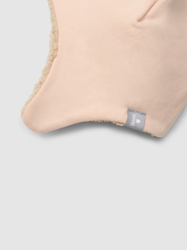 Beanie in plush with pom-pom and fur interior