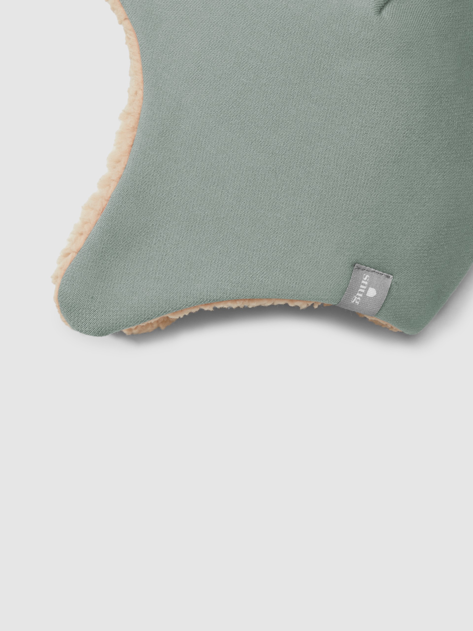 Beanie in plush with pom-pom and fur interior