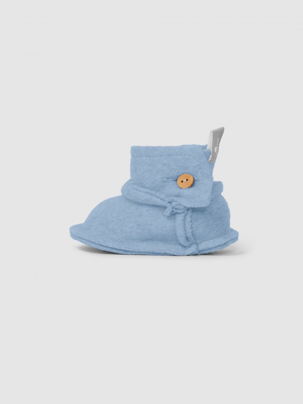 Organic cotton fleece booties with button Organic cotton fleece booties with button