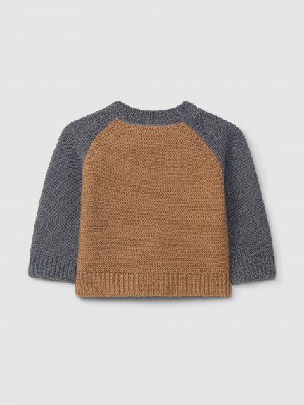 Knitted jumper with embossed details Knitted jumper with embossed details