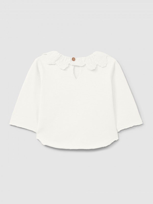 Organic cotton longsleeve with ruffled English embroidery collar Organic cotton longsleeve with ruffled English embroidery collar